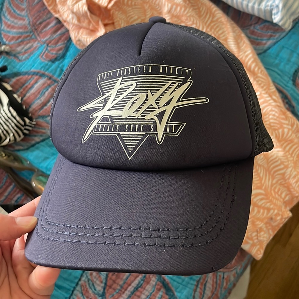 Old school Roxy trucker hat
